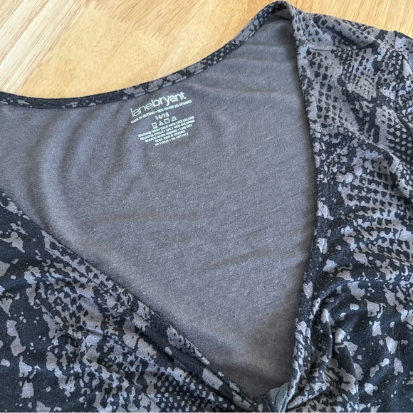 Lane Bryant Snakeskin Print Tunic Shirt Top Plus Twist Front Stretch Size 14-16 - Picture 5 of 7